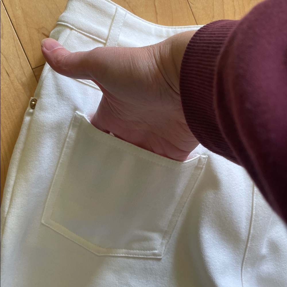 St. John Sport by Marie Gray White Cream Pants size 6 - Picture 13 of 13